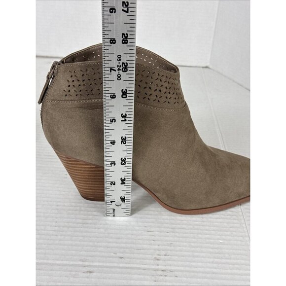 Violet & Red Jackson Women's 10 Lazer Cut Topline Bootie Taupe NWOB 9320 - Picture 4 of 15